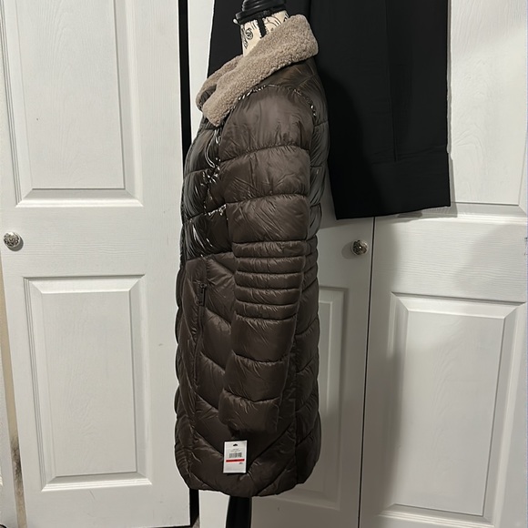 Marc New York by Andrew Marc Women's Asymmetrical Cire Puffer Quilted Mid-Length - Picture 9 of 16